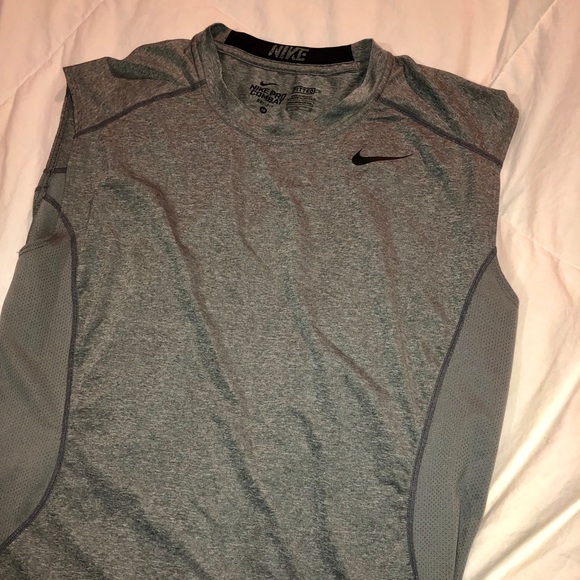 Men’s Nike Pro Combat Fitted Muscle Top - Picture 2 of 8